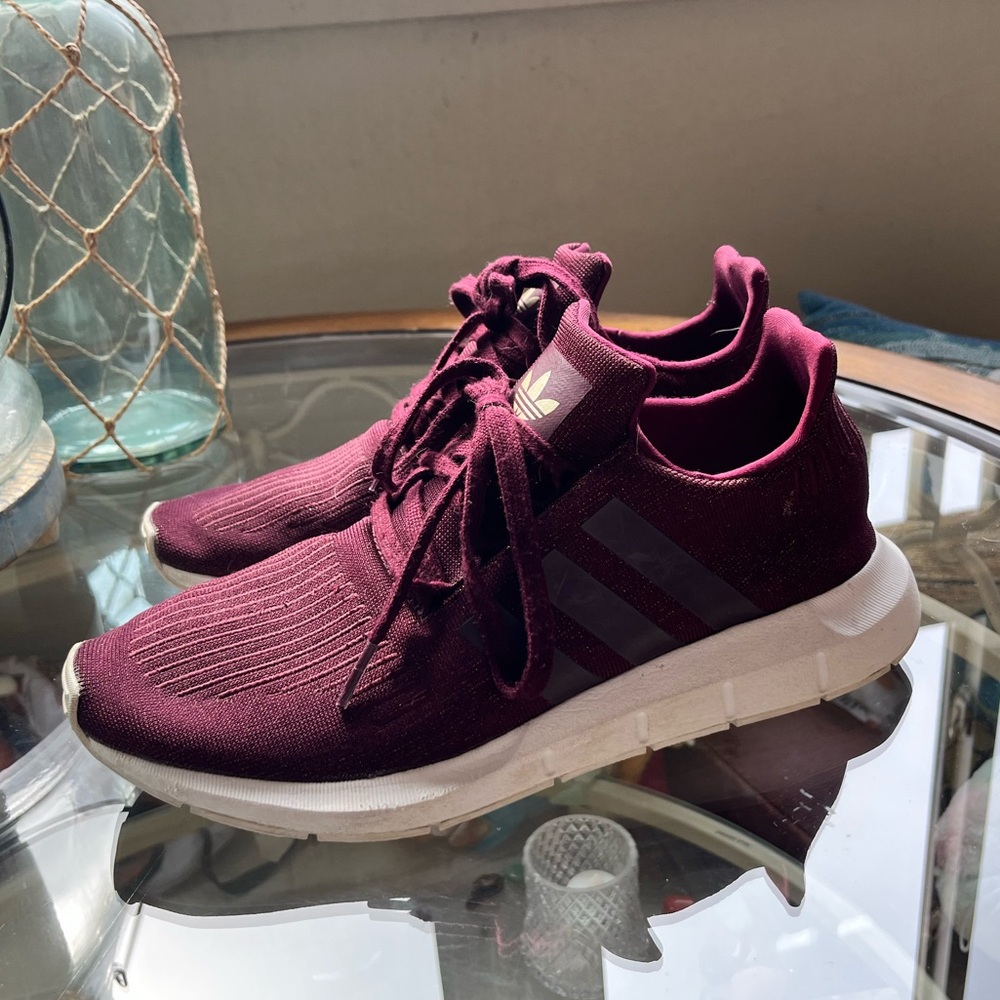 Adidas-Women's Deep Burgundy w gold glitter Sneakers Size 8 1/2 Womens